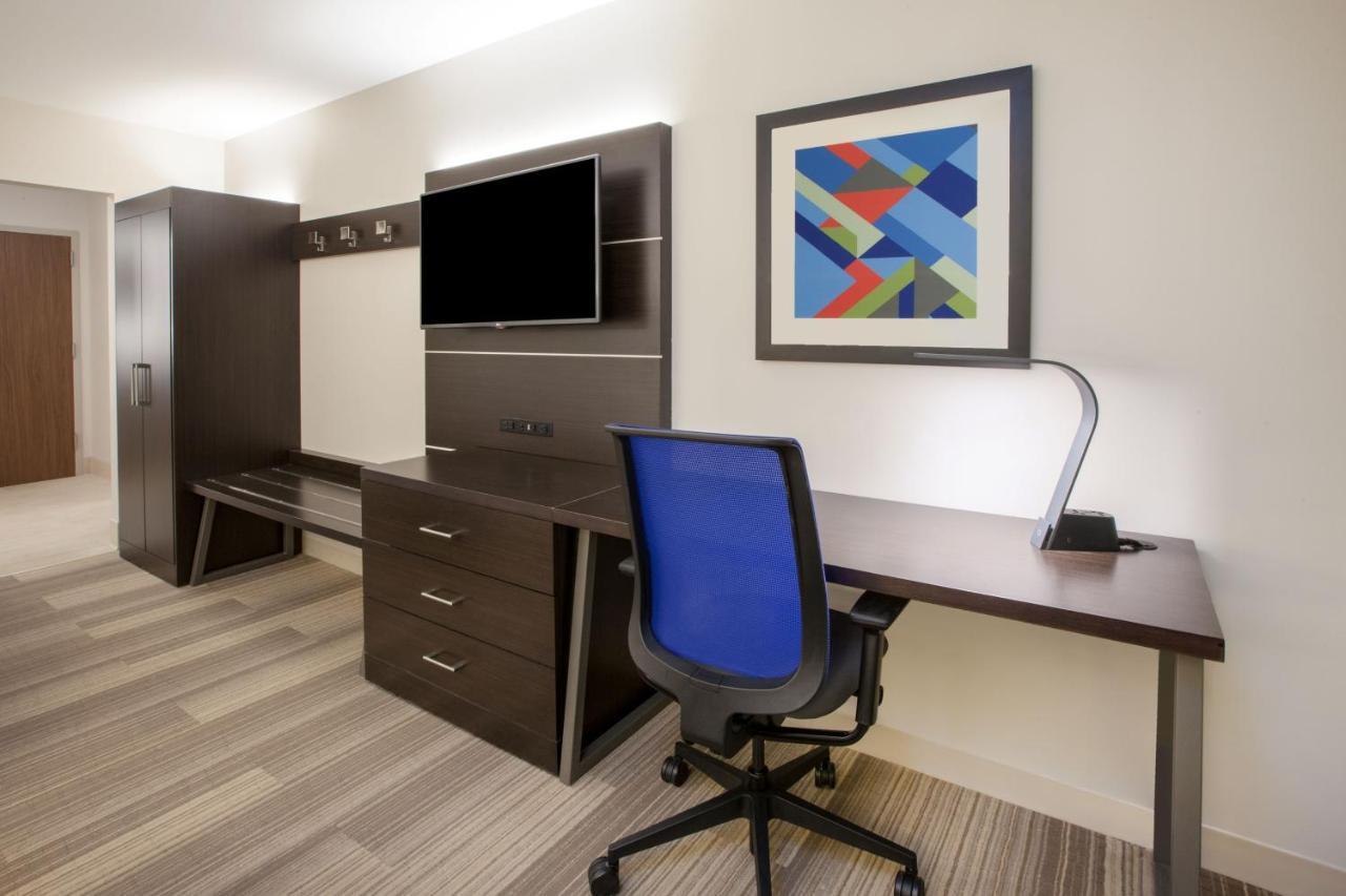 Holiday Inn Express - Blair By Ihg Exteriör bild