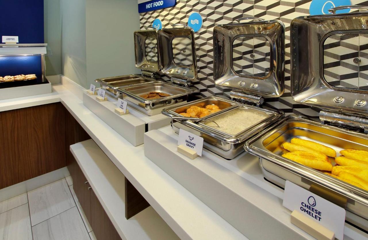 Holiday Inn Express - Blair By Ihg Exteriör bild